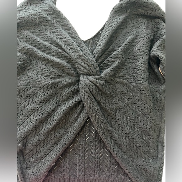 -Jodifl Cable Knit V-neck Twisted Knot Sweater - Picture 3 of 3